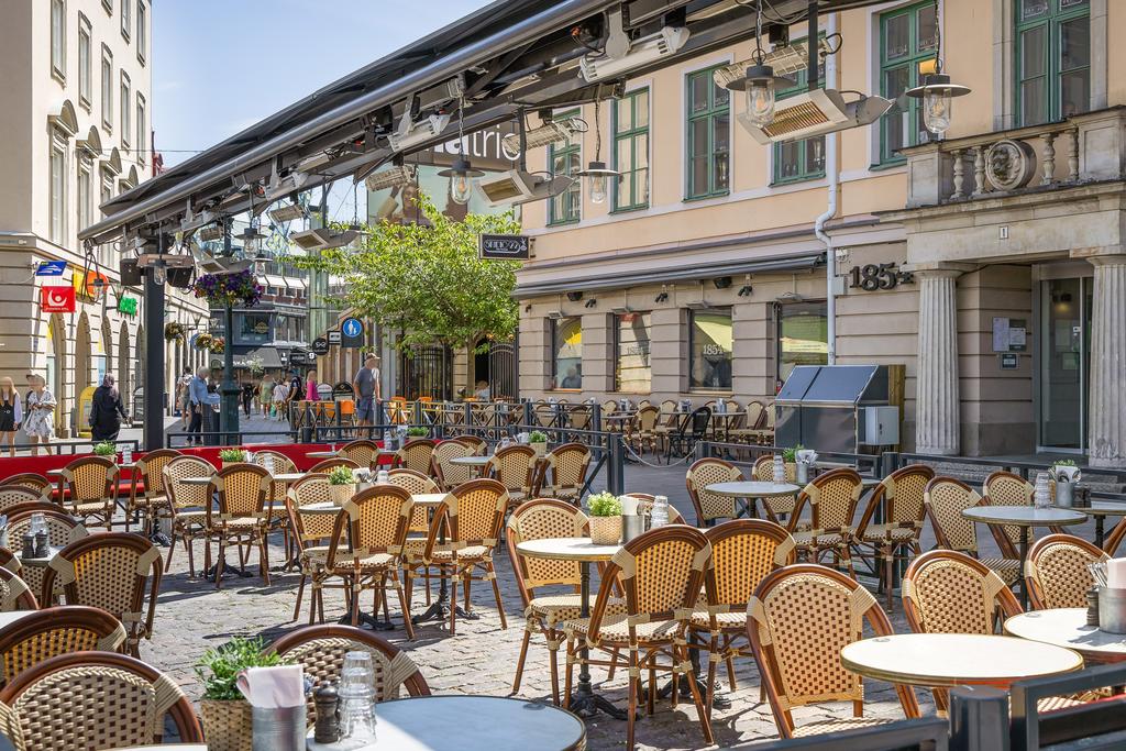 Bo nära stadens restauranger och uteplatser