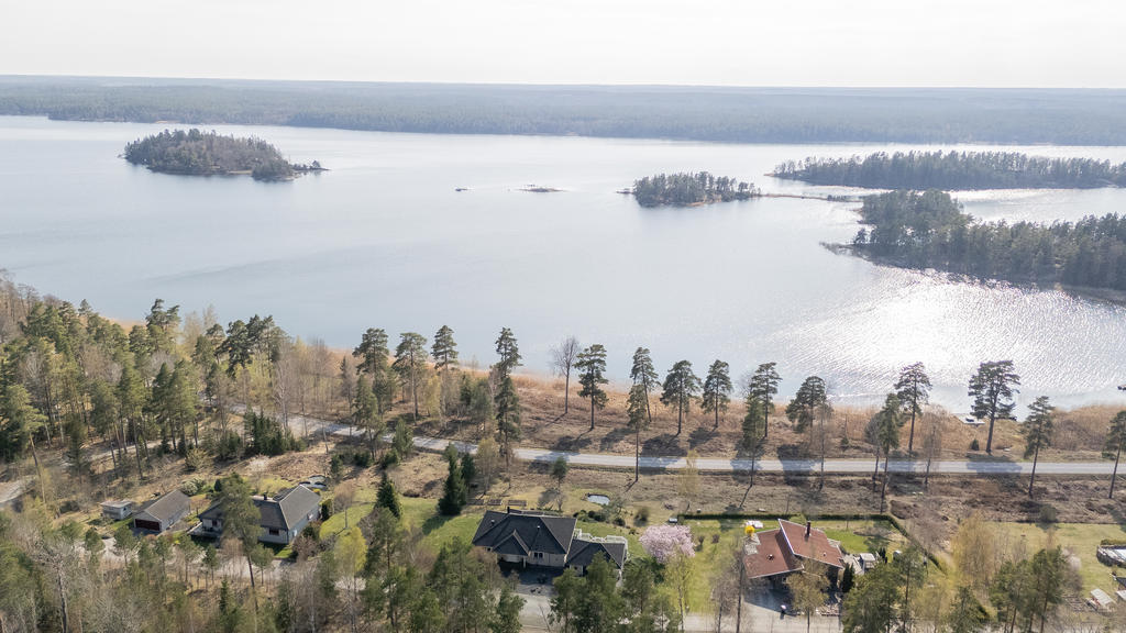 Enastående läge med utsikt över gamlebyviken