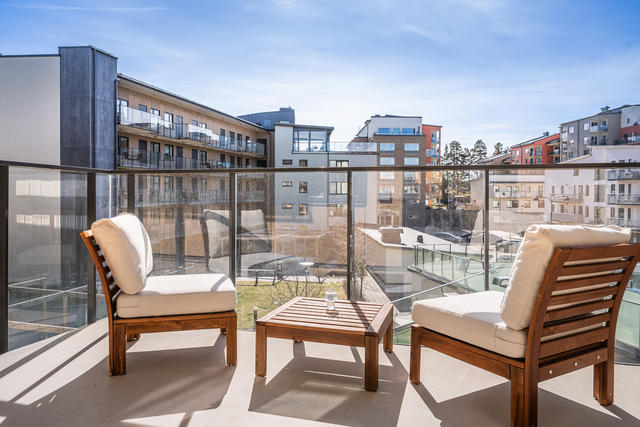 Härlig sittplats med utblick över innergården