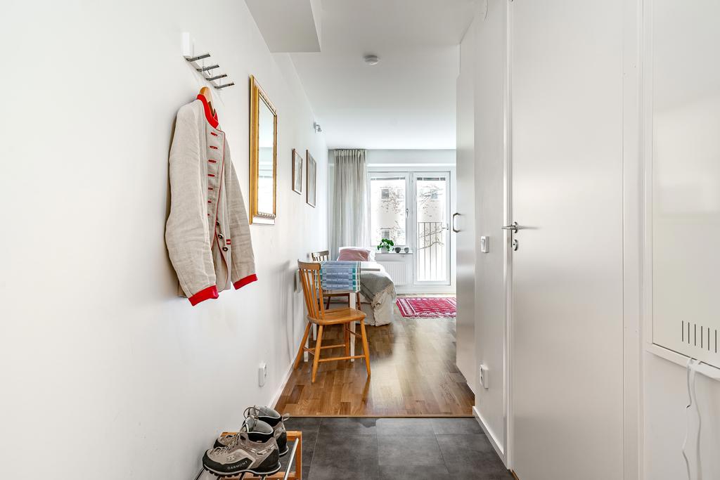 Entréhall med klinkergolv