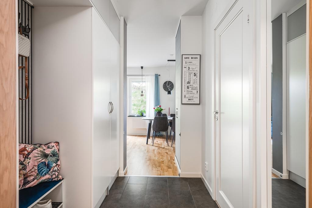 Hall med förvaring 