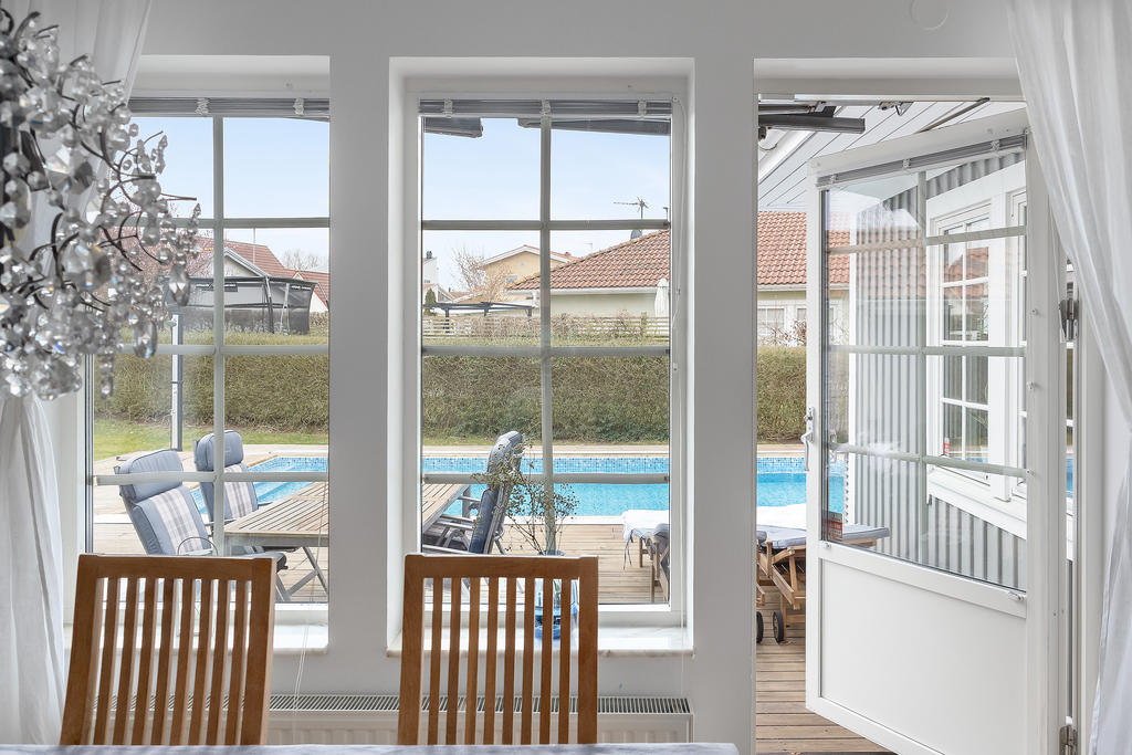 Utgång till poolområde