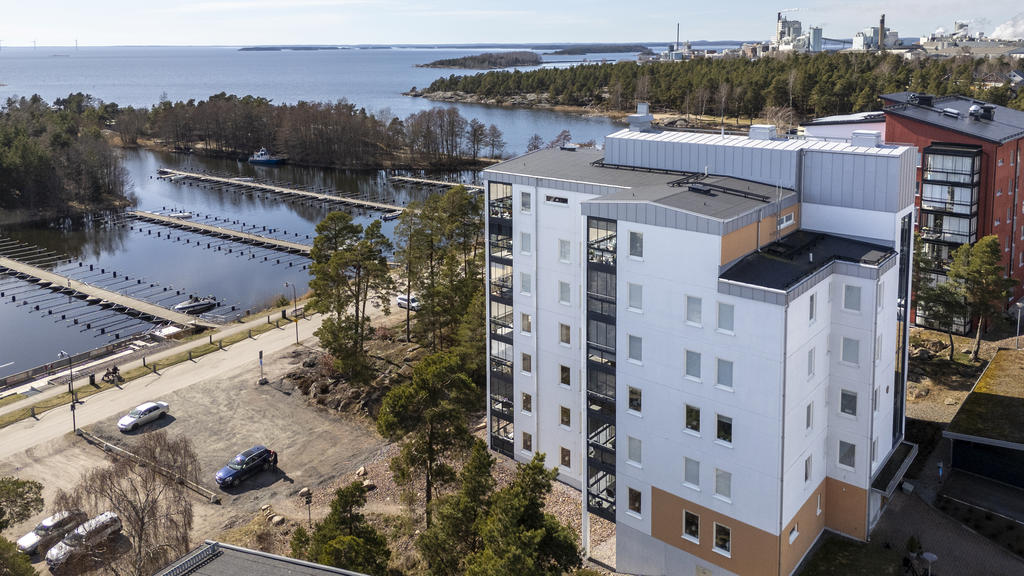 Hamnvägen 8