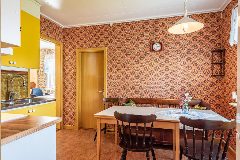 Plats för matbord i köket.