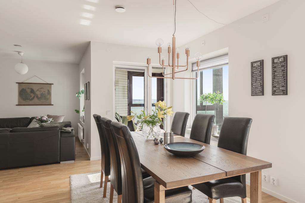 Detta är ett boende för dig som söker något mer än bara en lägenhet – här får du en livsstil där havet, ljuset och lugnet står i centrum.