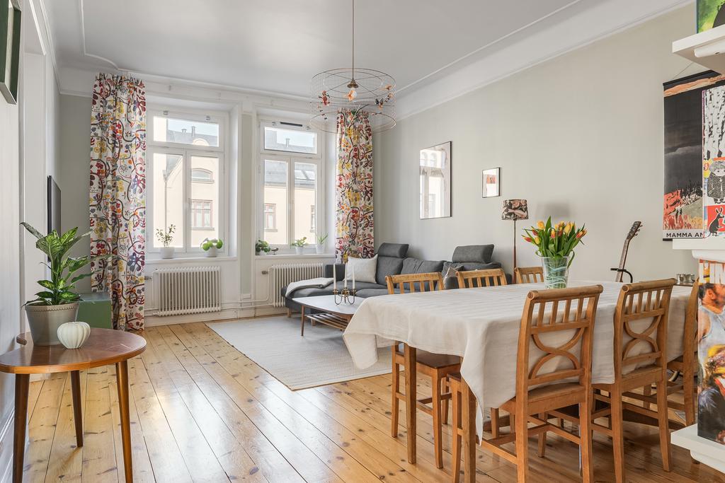Vardagsrum med fina detaljer