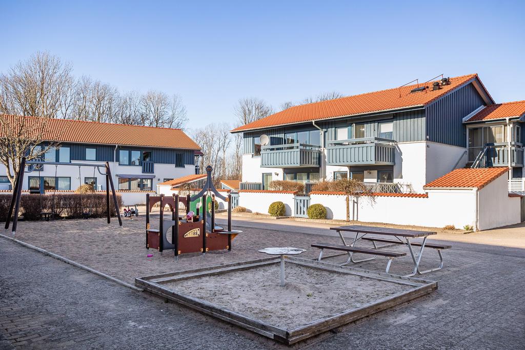 Lekplats på gården