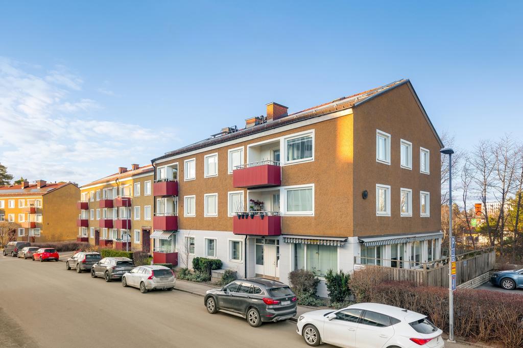 Utmärkt läge med god närhet till kommunikationer, förskolor, skolor och mataffärer 