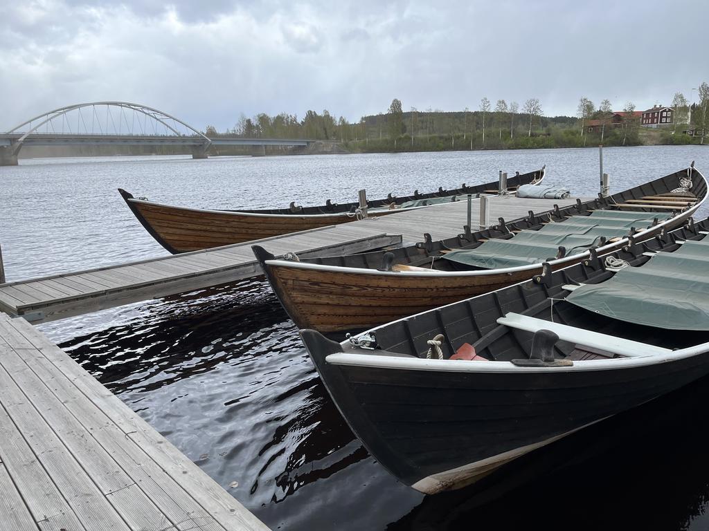 Kyrkbåtar i Ljusnan.