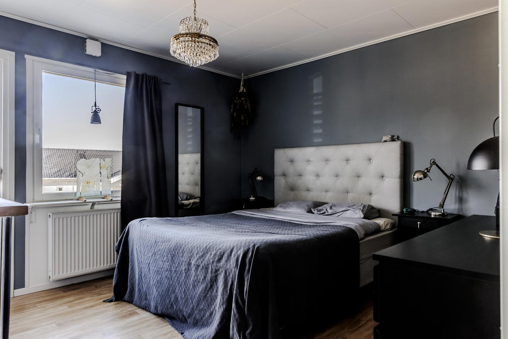 Sovrum (1) med plats för dubbelsäng