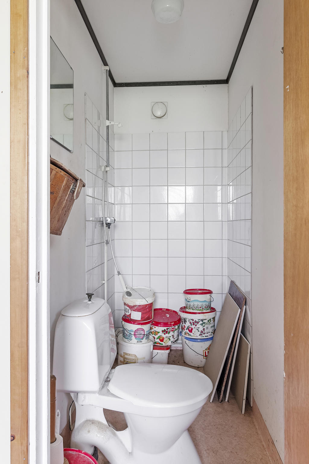 Wc  med dusch i hobbyrum