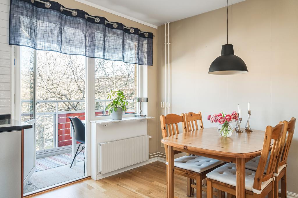Utgång till balkongen från köket