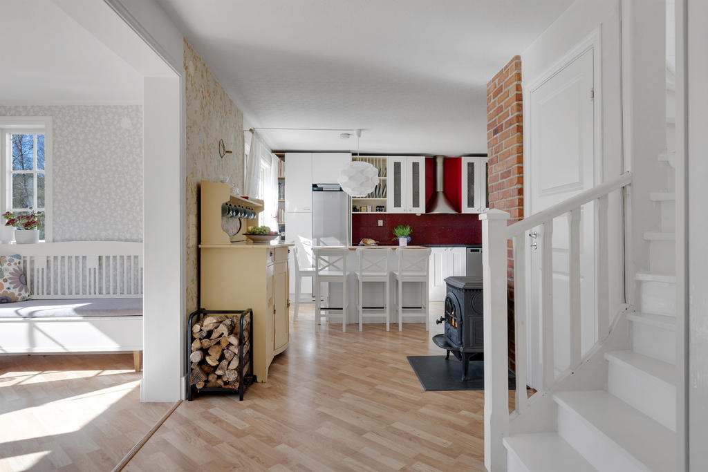 Lägg märke till den fina detaljen med golvläggningen lagd diagonalt