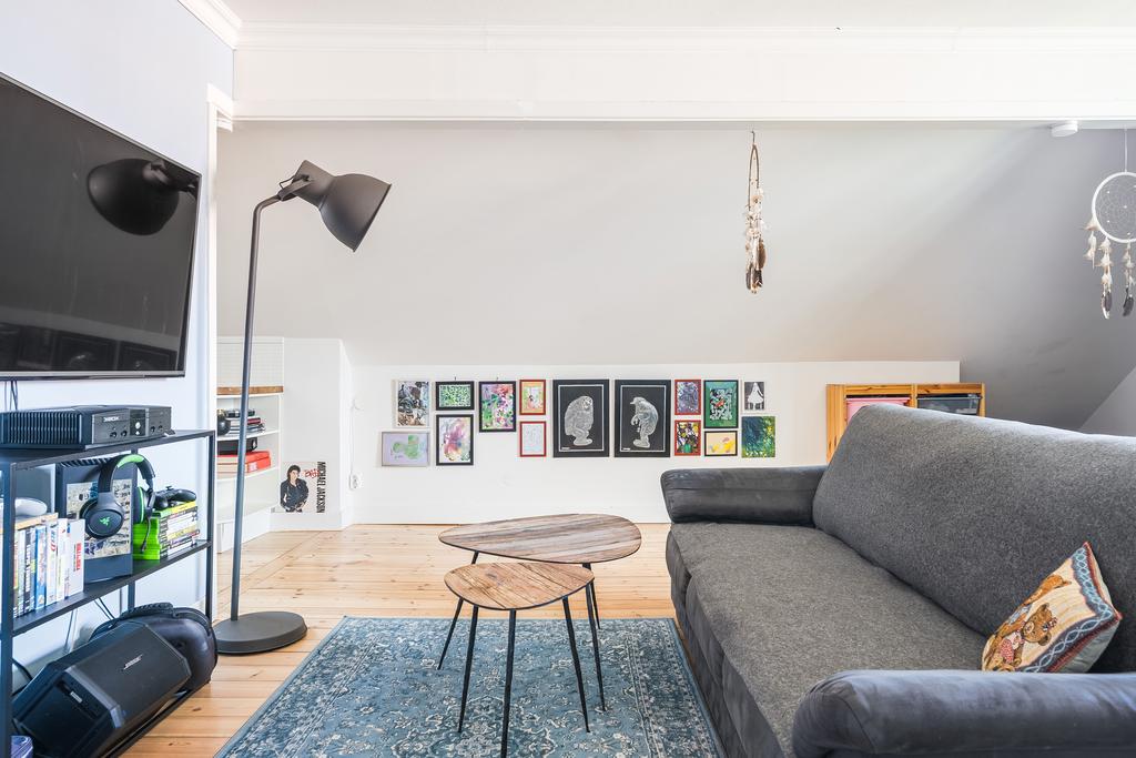 Smart planerad med soffgrupp.