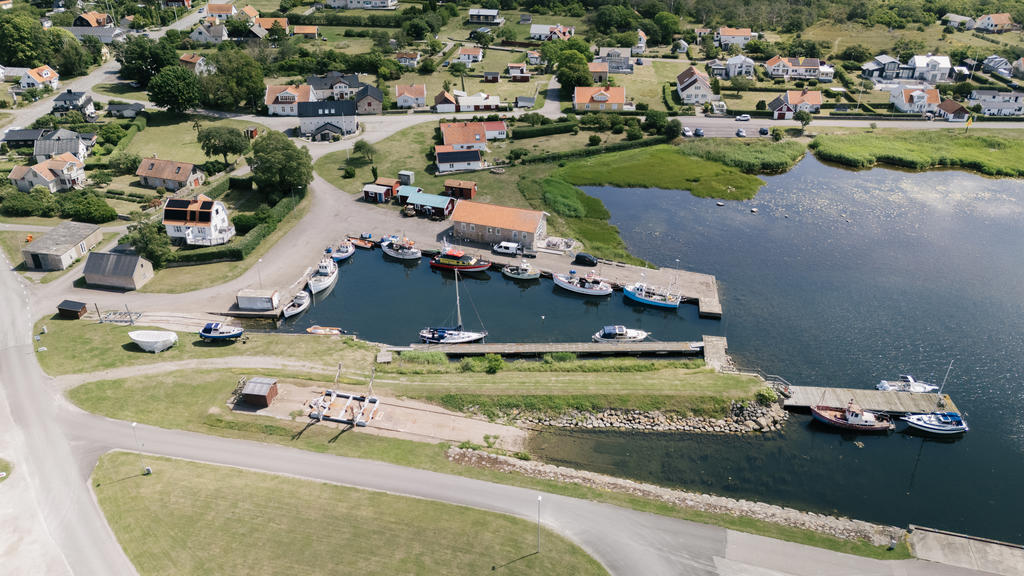Nära till Grönhögens hamn -alexander hall - oland.se
