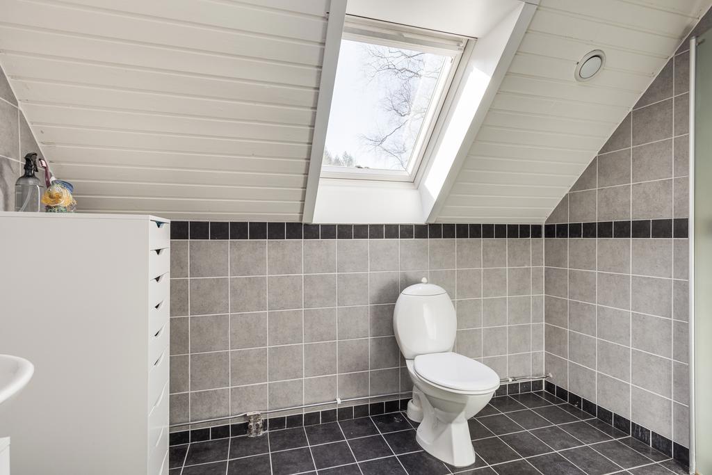 Badrum med dusch på övre plan
