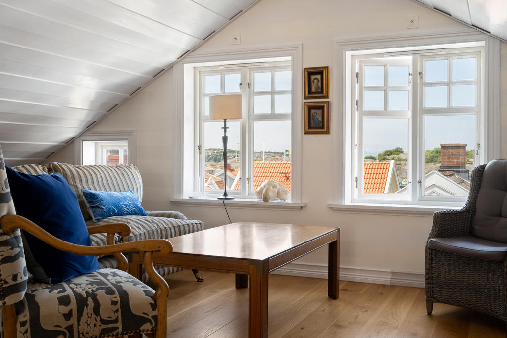 Traditionella fönster, här mot hamnen.