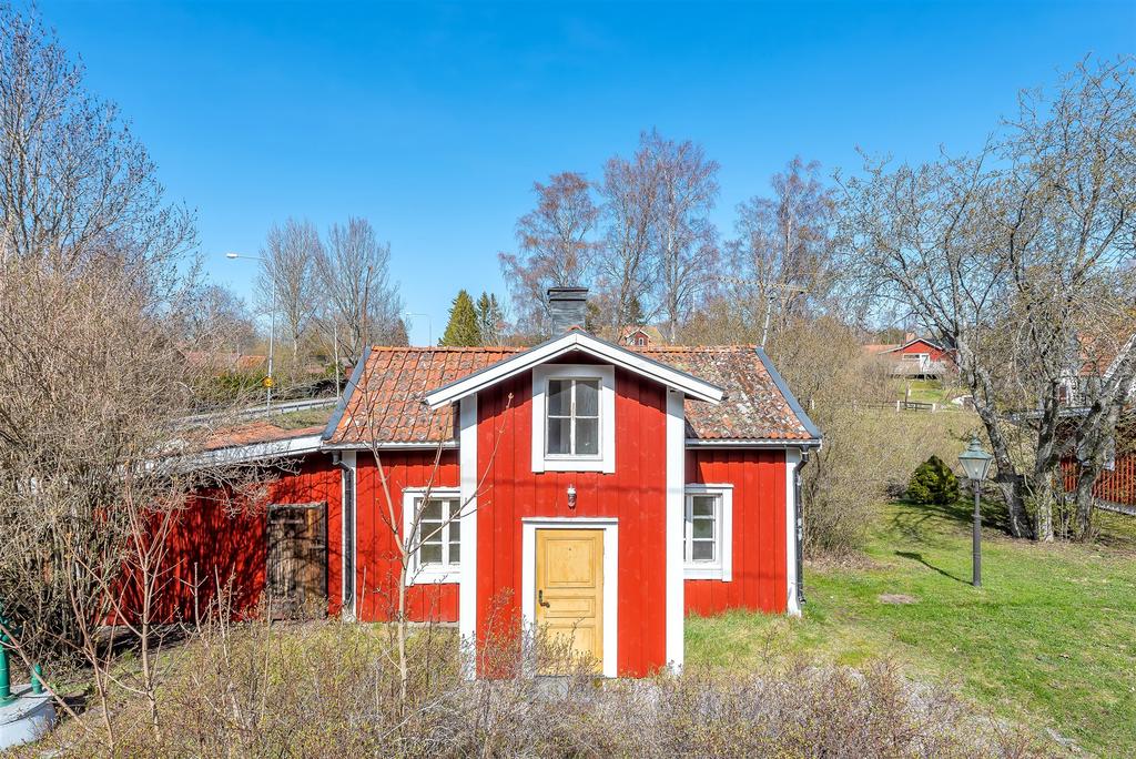 Exteriör mot Grisslehamnsvägen 