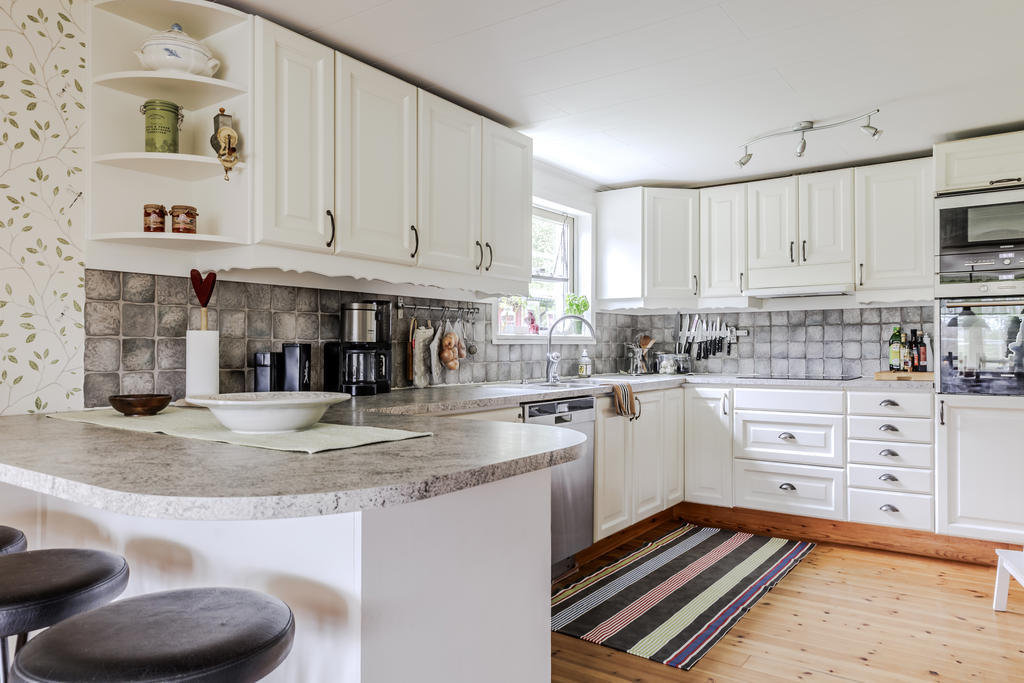Stort kök med plats för matlagning