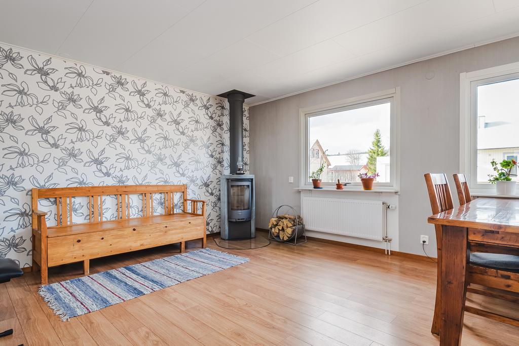 Allrum/Matplats med braskamin