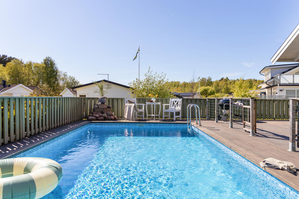 Poolen har måtten 3,5x 7,5 m och är 1,4 m djup