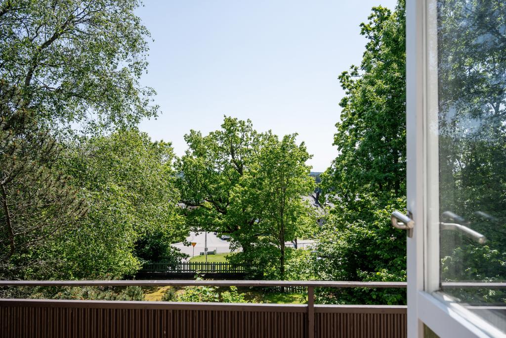 Utsikt från balkongen på övre plan