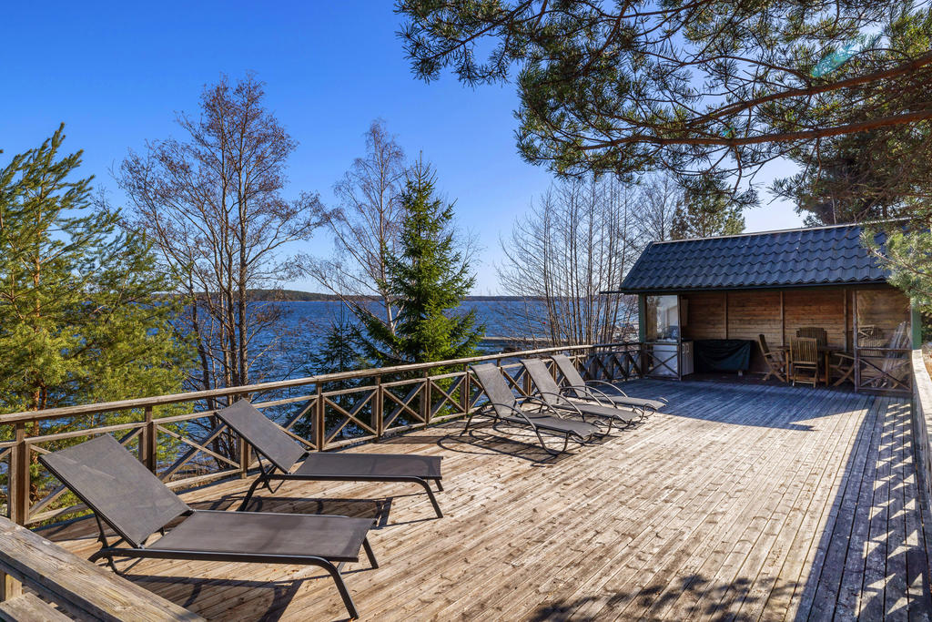 Veranda vid vattenbrynet