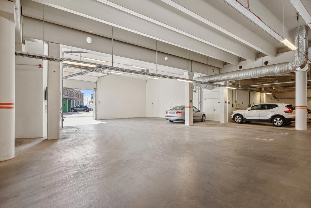Garage med infart från Varvsgatan