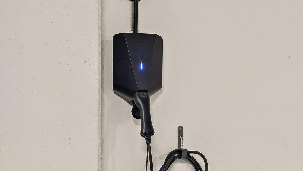 För er som vill ha laddbox kan man installera det vid garageplatsen