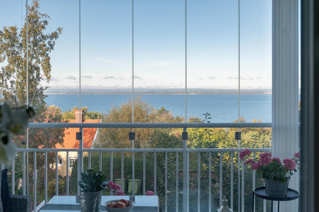 Utsikt från balkongen en sensommardag