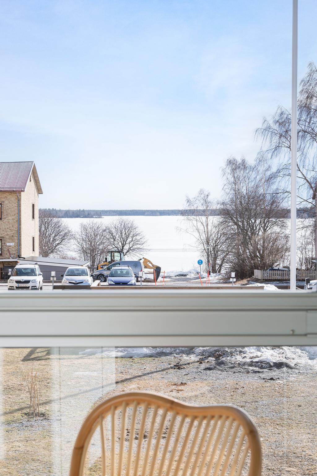 Härlig utsikt från den inglasade balkongen!