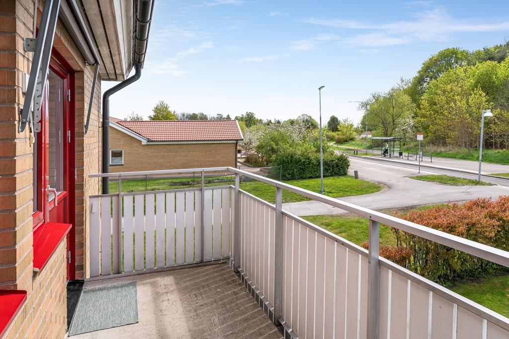 Balkong som nås från det stora sovrummet