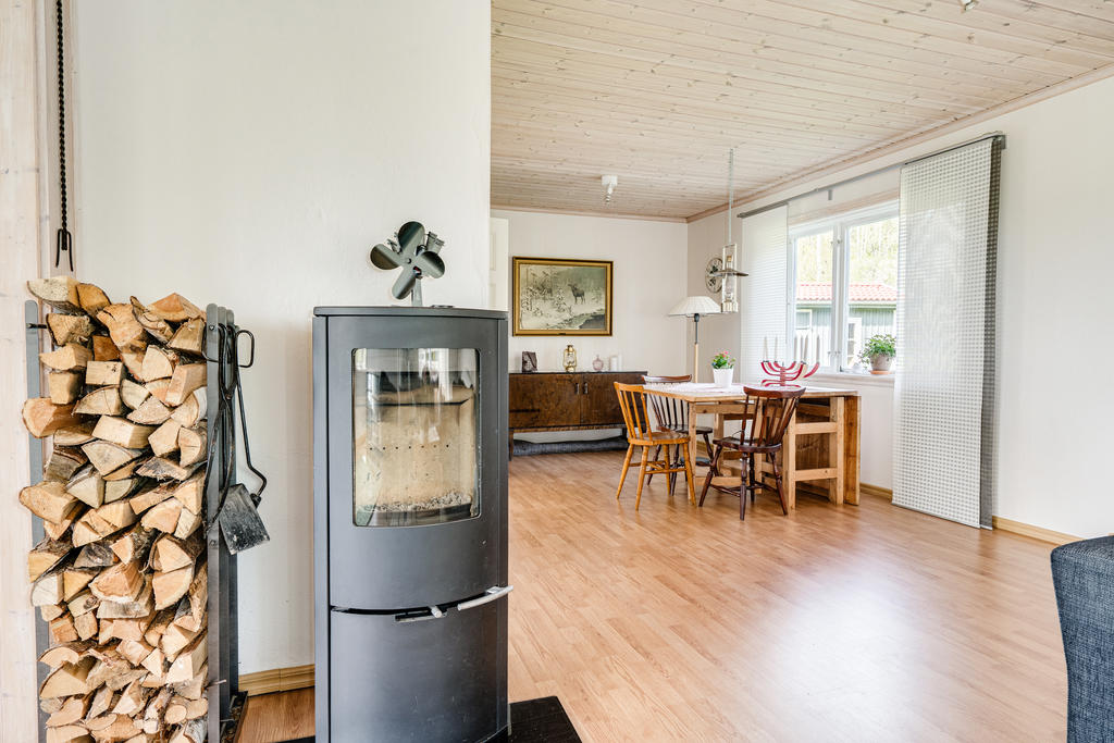 Gedigen kamin.