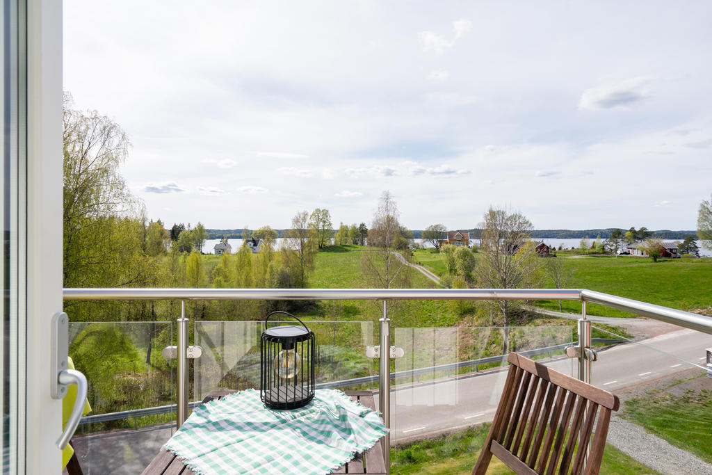 Sjöutsikt från balkongen.