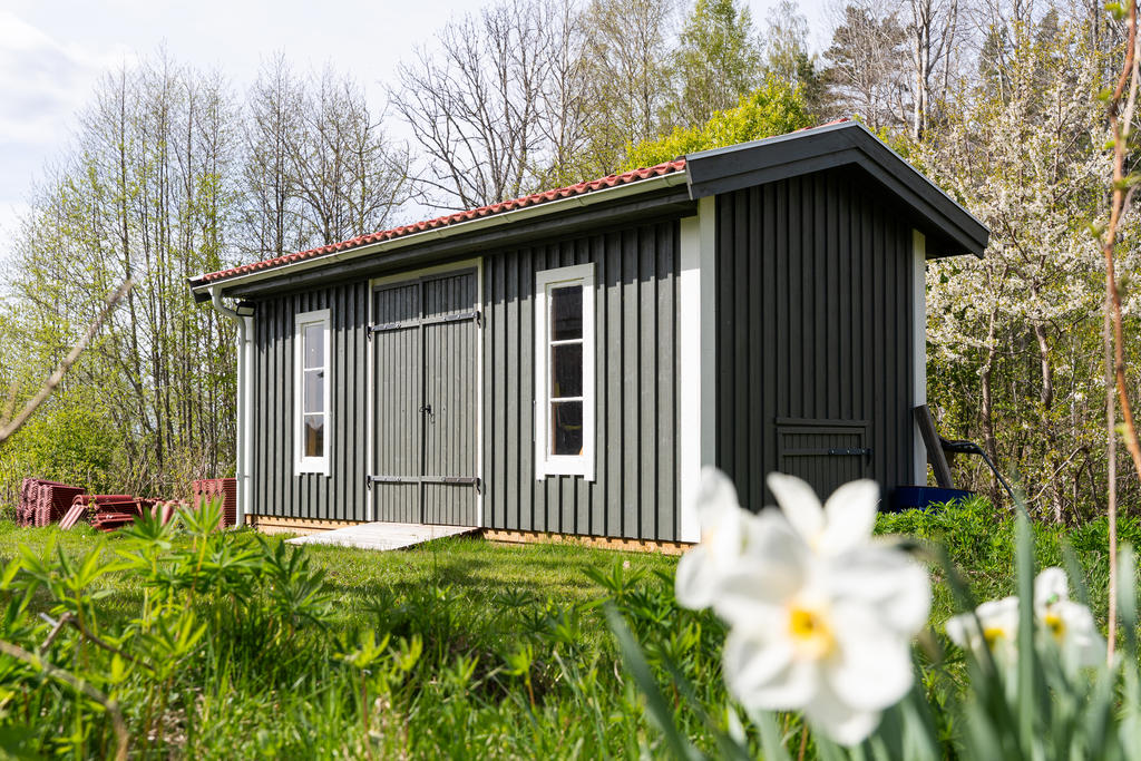 Förråd om cirka 15 kvm. El finns. Byggt år 2022.
