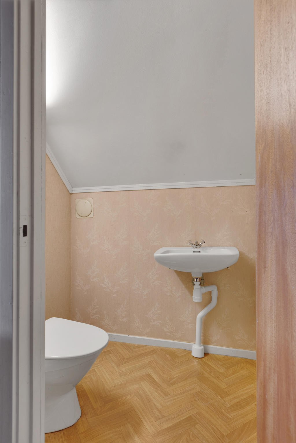 Gäst-WC, övre plan 