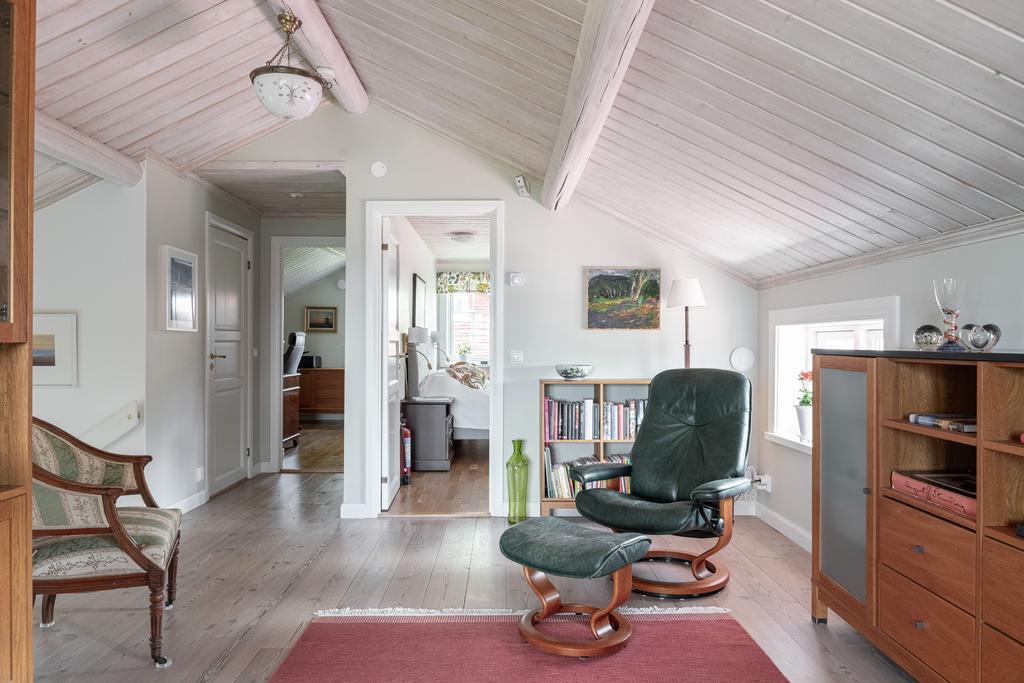 Allrum sett mot sovrum.