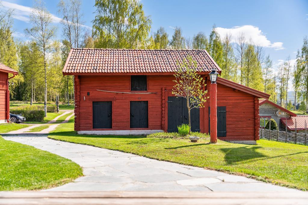 Här finns gott om förråd och förvaring.