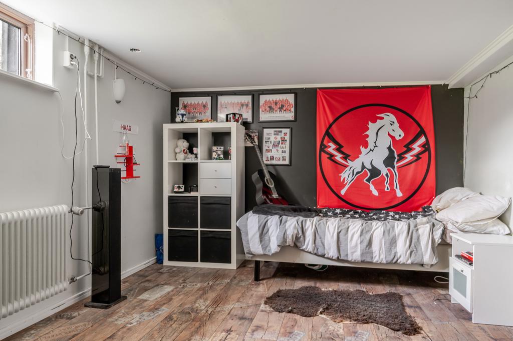 Sovrum i källarplan