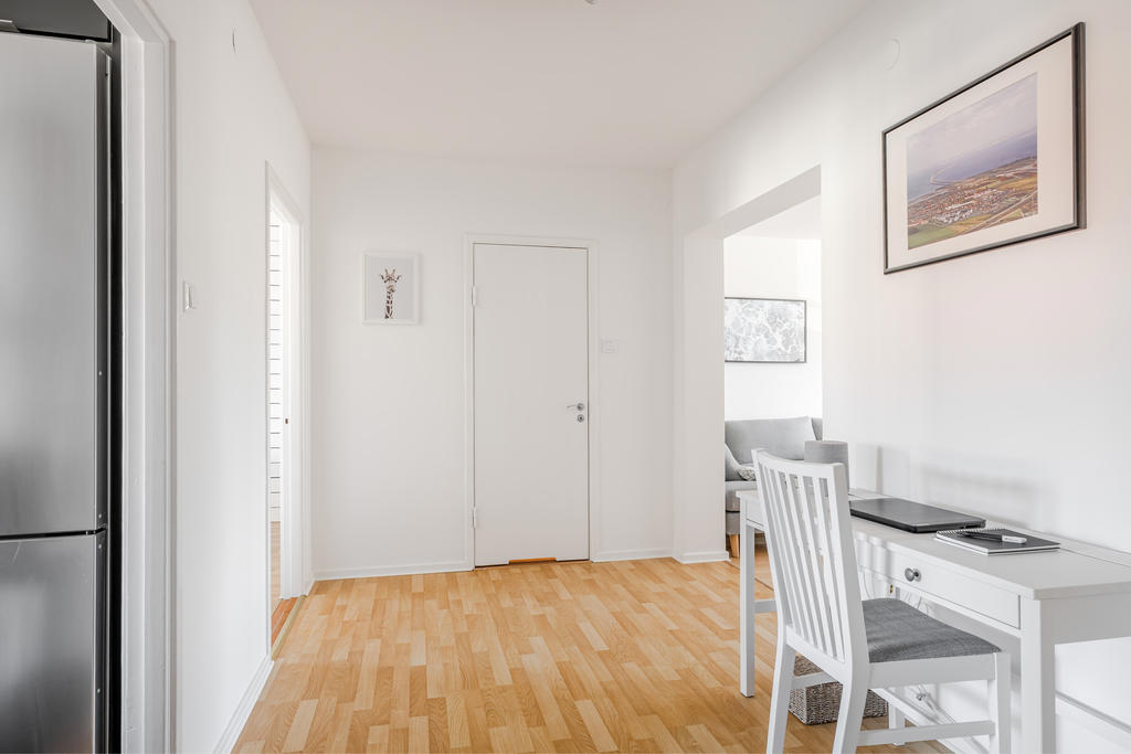 Möblerbar hall för ett hemmakontor.