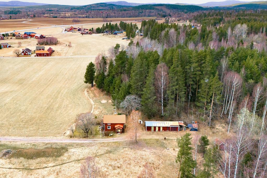 Privat läge längst in på Larséns väg