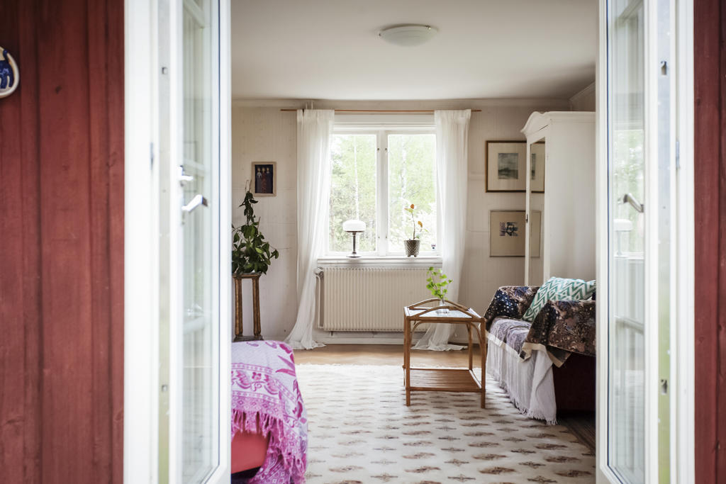 Vardagsrummet, från altanen