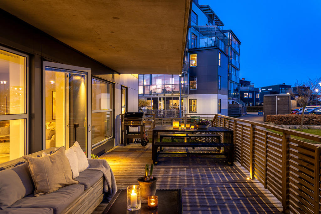 Gott om plats för grillkvällar tillsammans med familj opch vänner.