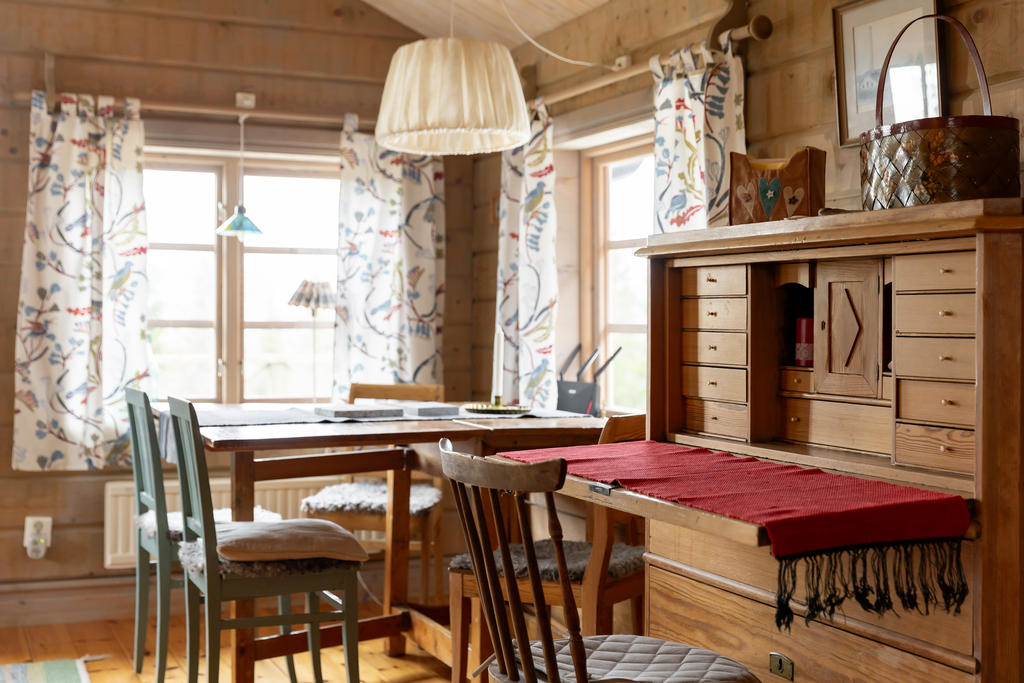 Smakfullt inrett och renoverat där hänsyn tagits till husets ursprungliga stil.