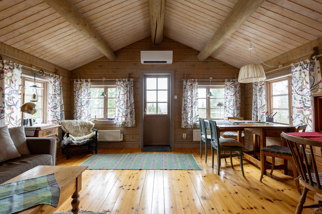 Rustik och gedigen känsla i en av Jämtlands vackraste omgivningar.