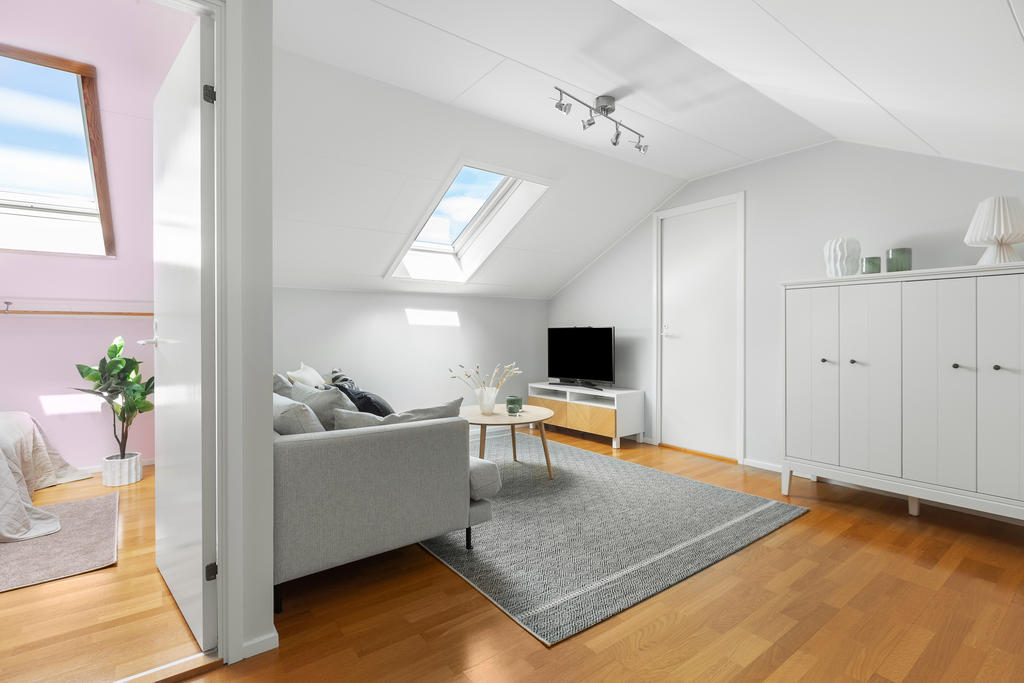 Samt ytterligare ett mindre rum som kan användas som kontor, gästrum eller varför inte en större klädkammare  