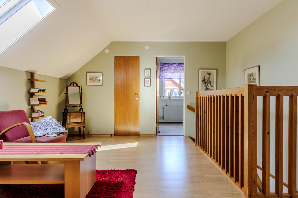 Allrum med vy mot badrum och sovrum