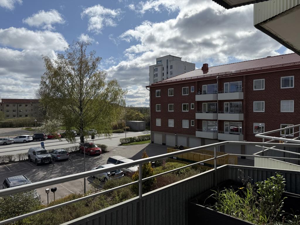 Utsikt från bostadens balkong.