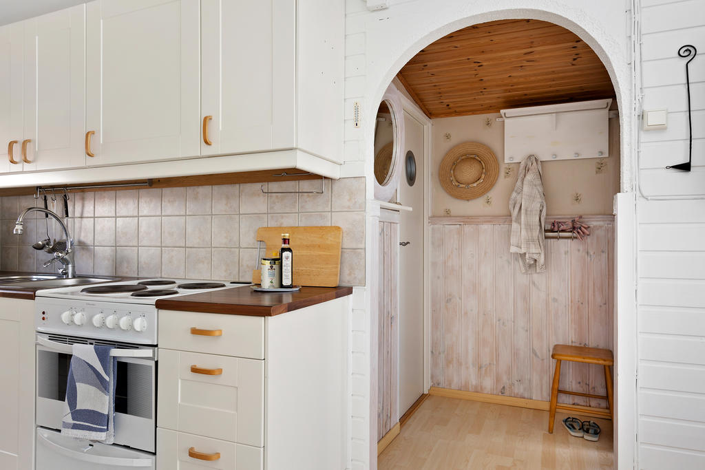 Entréhall med avhängning åt höger