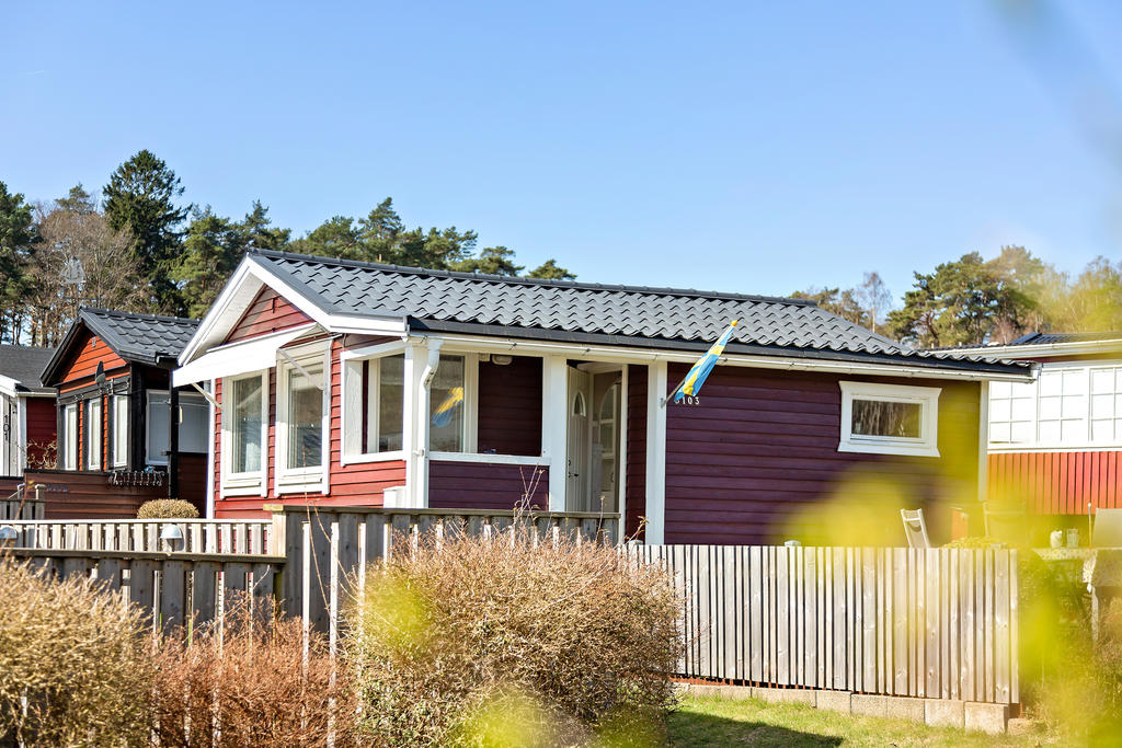 Stugan är mycket välskött både inne och ute